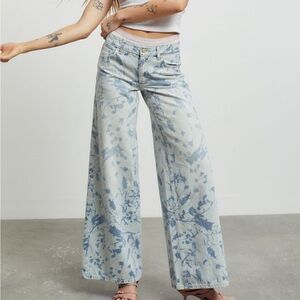 BDG low & wide jean floral print size 25 NWT